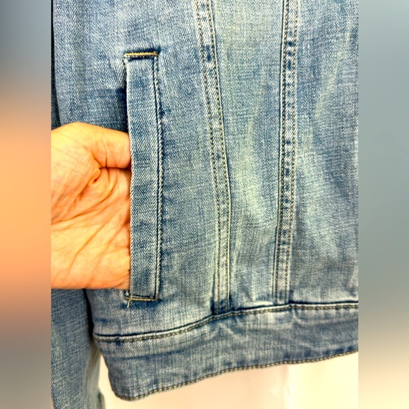 Cosmic Blue Love White Wash Button Front Denim Jacket 6 Pockets Medium NWT - Picture 6 of 10